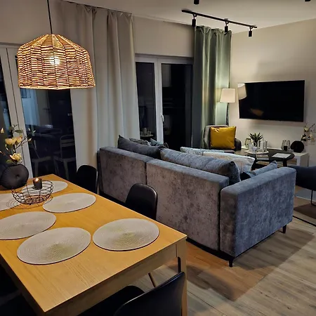 Villa Season - Klimat - 10 Osobowa Z Widokiem Na Gory, Sauna Opalana Drewnem, Jacuzzi 4km Do Zieleniec Arena Lasowka