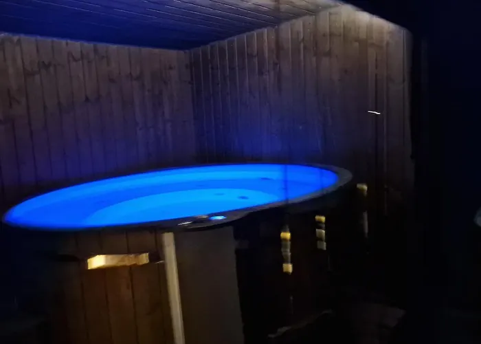 Villa Season - Klimat - 10 Osobowa Z Widokiem Na Gory, Sauna Opalana Drewnem, Jacuzzi 4km Do Zieleniec Arena