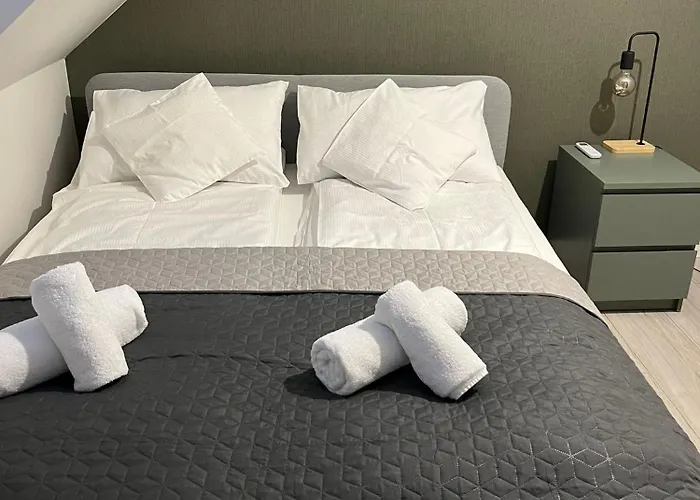 Villa Season - Klimat - 10 Osobowa Z Widokiem Na Gory, Sauna Opalana Drewnem, Jacuzzi 4km Do Zieleniec Arena Lasowka