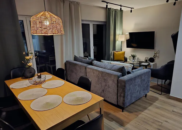 Villa Season - Klimat - 10 Osobowa Z Widokiem Na Gory, Sauna Opalana Drewnem, Jacuzzi 4km Do Zieleniec Arena Lasowka