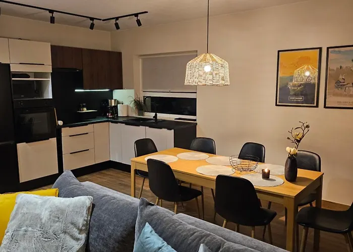 Villa Season - Klimat - 10 Osobowa Z Widokiem Na Gory, Sauna Opalana Drewnem, Jacuzzi 4km Do Zieleniec Arena