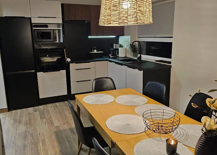 Villa Season - Klimat - 10 Osobowa Z Widokiem Na Gory, Sauna Opalana Drewnem, Jacuzzi 4km Do Zieleniec Arena