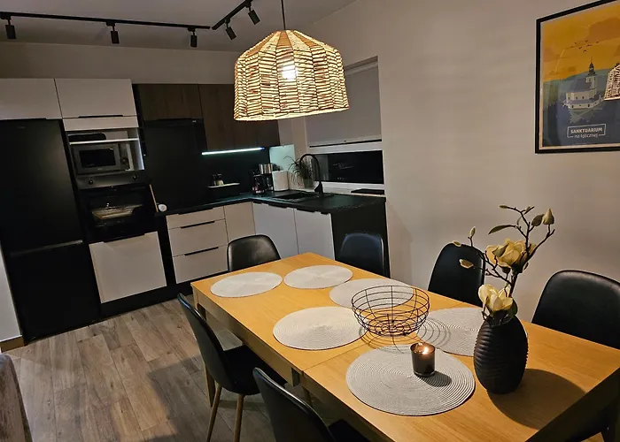 Season - Klimat - 10 Osobowa Z Widokiem Na Gory, Sauna Opalana Drewnem, Jacuzzi 4km Do Zieleniec Arena Lasowka